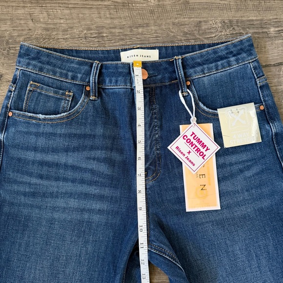 Risen High Rise Straight Leg Jeans | 7/28 | NWT Tummy Control Stretch - Picture 12 of 15